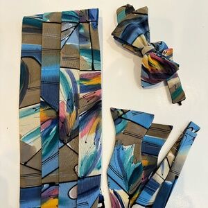 Silk Cummerbund with 2 matching bow ties.